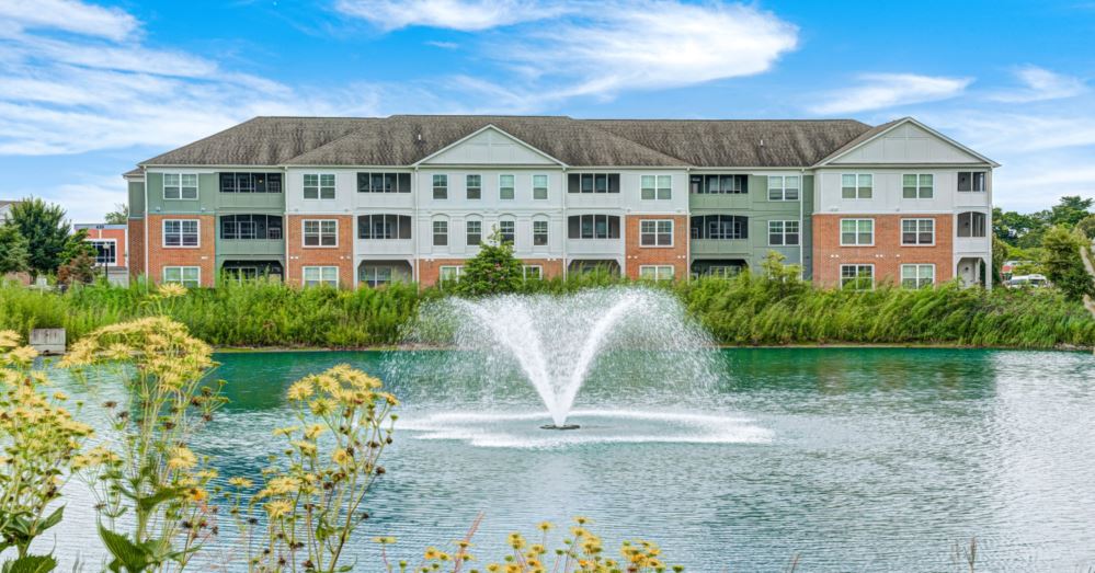 Lakeside Exterior 