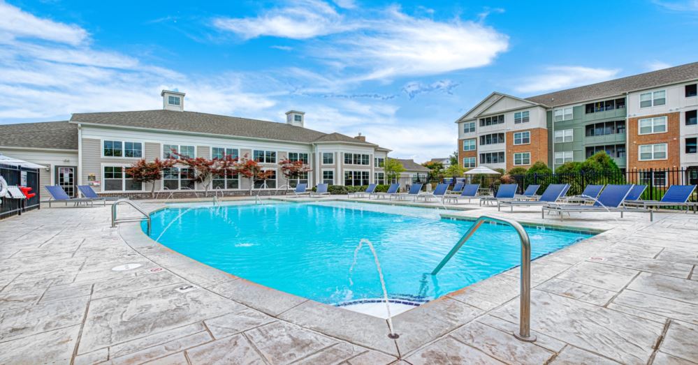 Lakeside Pool 